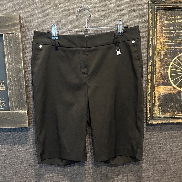 Cutter & Buck Women's Classic Black Shorts - Picture 1 of 4